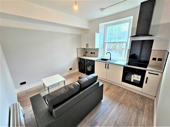 1 Bedroom Flat To Rent In Skene Square, Rosemount, Aberdeen, AB25