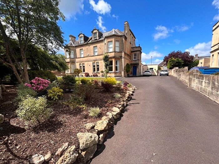 2 Bedroom Flat For Sale In Kingsley House, - Upper Oldfield Park, Bath, BA2
