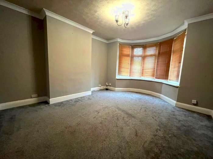 3 Bedroom House To Rent In Sandgate Road, Hall Green, B28