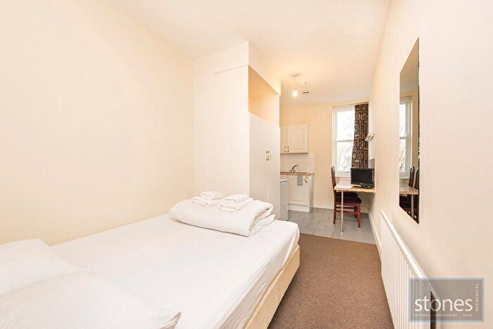 Apartment To Rent In Belsize Avenue, London, NW3