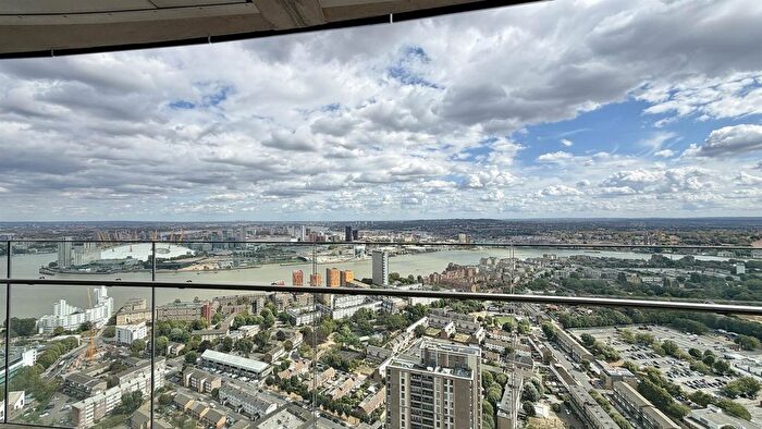 2 Bedroom Flat For Sale In Arena Tower, Crossharbour Plaza, London, E14