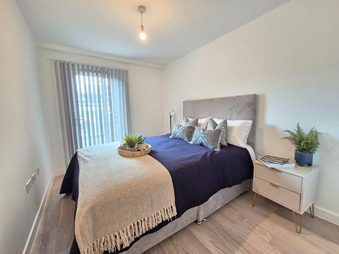 2 Bedroom Apartment To Rent In Minerva Square, Glasgow, G3