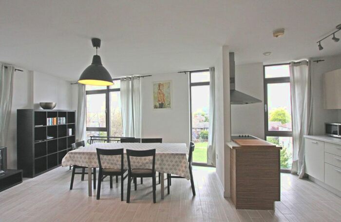 2 Bedroom Flat To Rent In Union Park, London, SE10