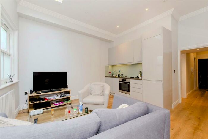1 Bedroom Flat To Rent In Green Lanes, Newington Green, London, N16