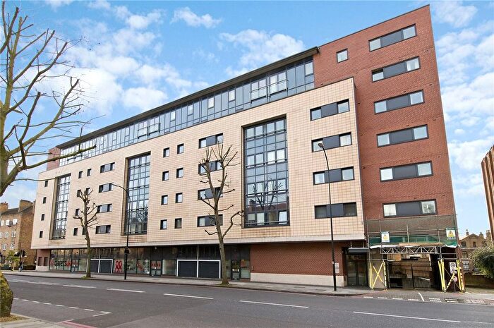Studio To Rent In Longstone Court, Borough, SE1