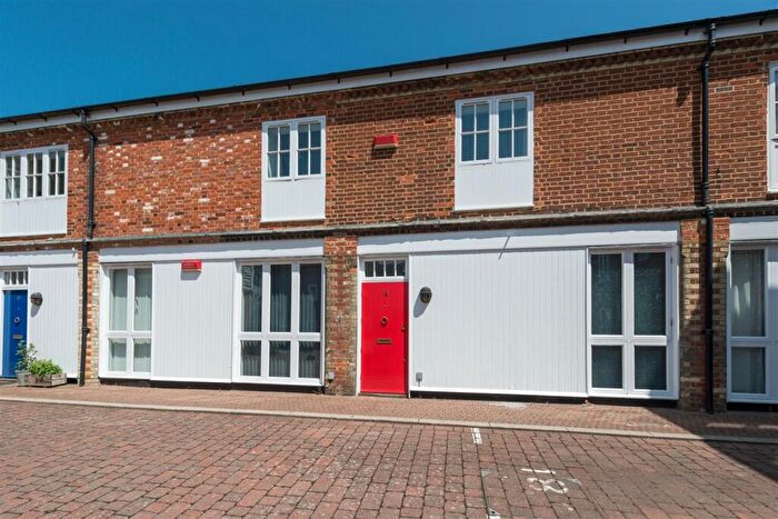2 Bedroom Apartment For Sale In Great Stour Place, Canterbury, CT2