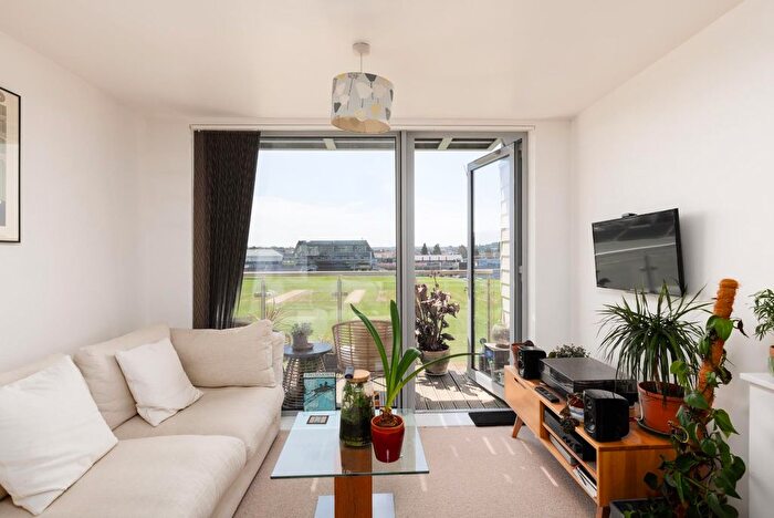 2 Bedroom Flat For Sale In College Road, Bishopston, BS7
