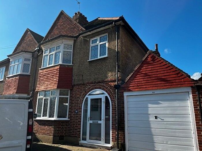 4 Bedroom Semi-Detached House To Rent In Lynwood Drive, Worcester Park, KT4