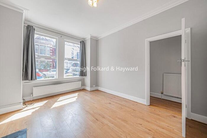 2 Bedroom Flat To Rent In Bruce Road Mitcham, CR4