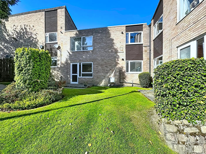 1 Bedroom Apartment For Sale In Weetwood House Court, Leeds, West Yorkshire, LS16