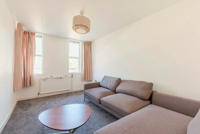 1 Bedroom Flat To Rent In Whitecross Street, Clerkenwell, London, EC1Y