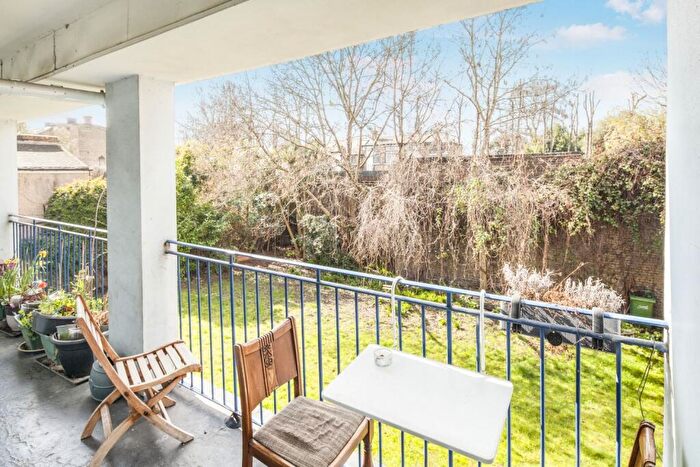 3 Bedroom Flat To Rent In Shenley Road London, SE5