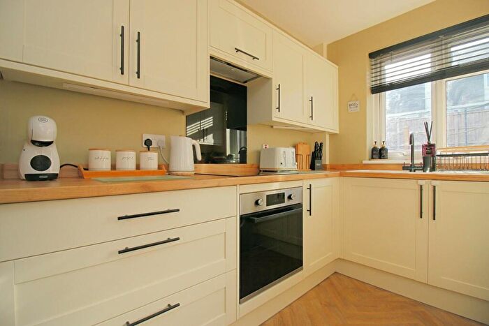 3 Bedroom End Of Terrace House For Sale In Harley Walk, Bramley, LS13