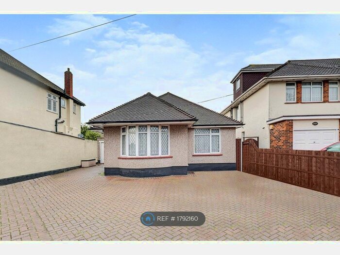 2 Bedroom Detached House To Rent In Prittlewell Chase, Westcliff-On-Sea, SS0
