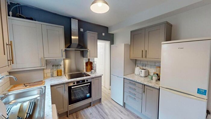 6 Bedroom House To Rent In Queens Road, Beeston, Nottingham, NG9