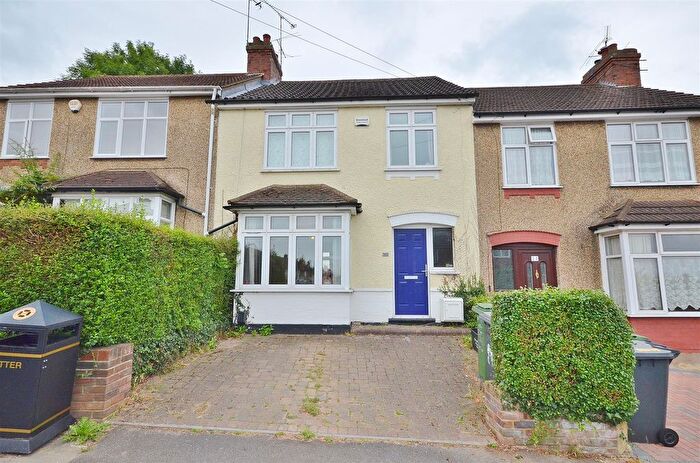 3 Bedroom Terraced House To Rent In Bradgers Hill Road, Luton, LU2