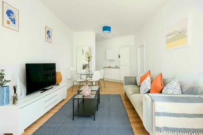 2 Bedroom Flat To Rent In B Ratcliffe Court, Sweetman Place, Bristol, BS2