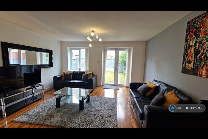 5 Bedroom End Of Terrace House To Rent In Charnley Mews, Whitefield, Manchester, M45