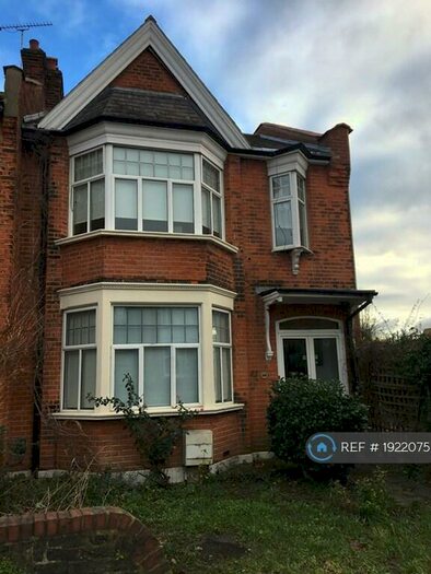 4 Bedroom End Of Terrace House To Rent In New River Crescent, London, N13