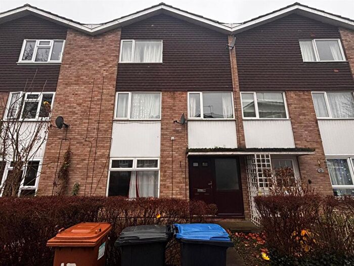 4 Bedroom House To Rent In Link Walk, Hatfield, AL10