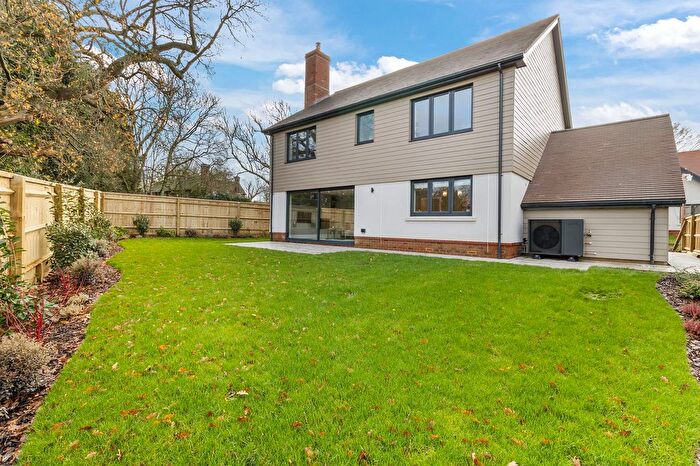 4 Bedroom Detached House For Sale In Meadow View, Coolhurst Close, RH13