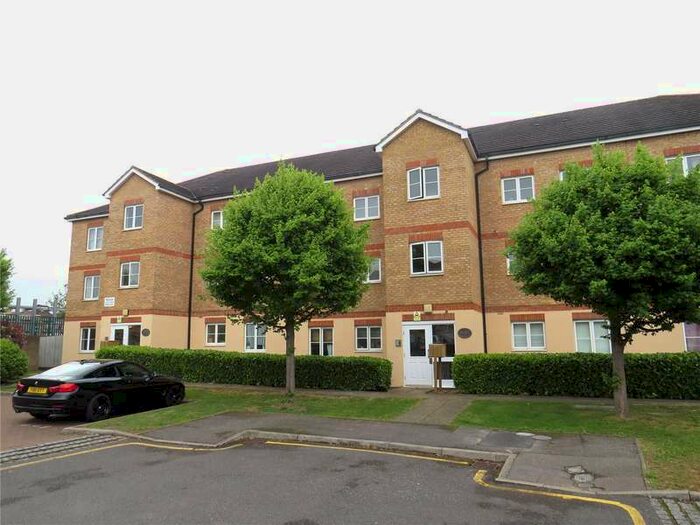 2 Bedroom Apartment To Rent In East India Way, Croydon, Surrey, CR0