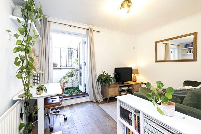 1 Bedroom Flat To Rent In Barnsbury Park, Islington, London, N1