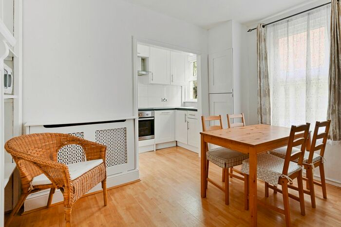 2 Bedroom Flat To Rent In Kingston Road, London, SW20