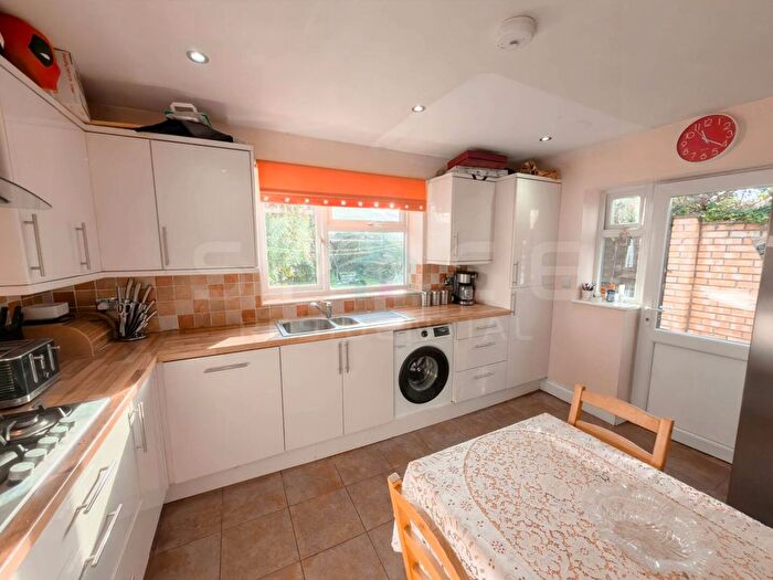 4 Bedroom Semi Detached House For Sale In Rossington Avenue, Borehamwood, WD6