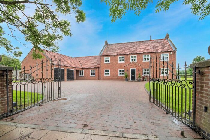 5 Bedroom Detached House For Sale In Trumfleet Lodge, Trumfleet, Doncaster, South Yorkshire, DN6