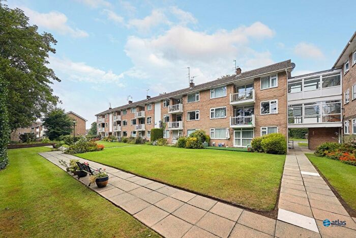 2 Bedroom Flat For Sale In Eton Court, Calderstones, L18