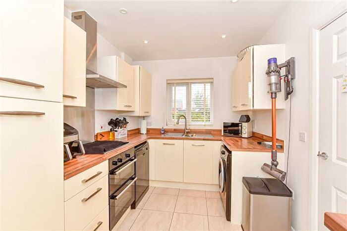 3 Bedroom Semi-detached House For Sale In Old School Close, Freshwater, Isle Of Wight, PO40