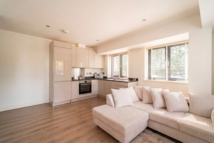 1 Bedroom Flat For Sale In Broadoaks, Streetsbrook Road, Solihull, B91