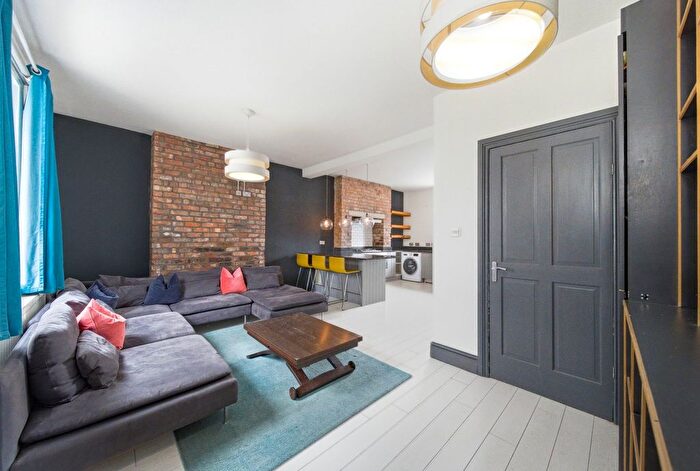 3 Bedroom Flat For Sale In Oldham Road, Ancoats, Manchester, M4
