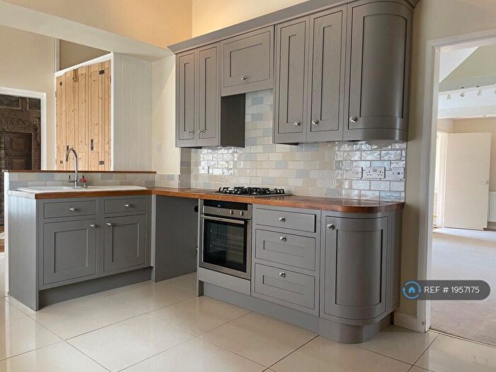 3 Bedroom Flat To Rent In Coombe Street, Bruton, BA10