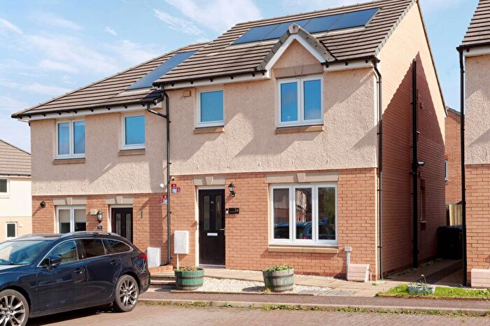 3 Bedroom Semi Detached House For Sale In Honeysuckle Drive, Newton Farm, Cambuslang, G72