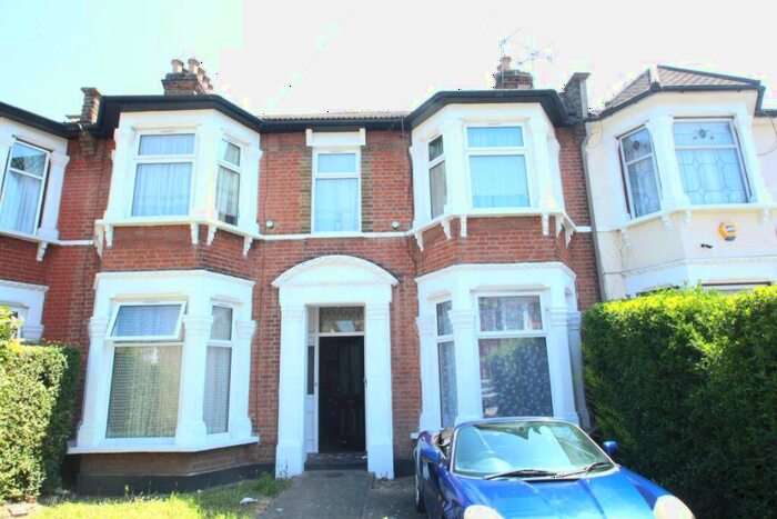 Studio To Rent In Wellwood Road, Goodmayes, IG3