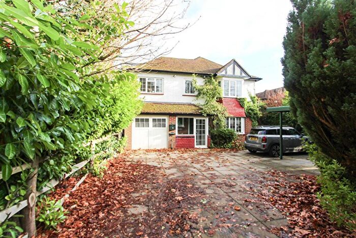 4 Bedroom Detached House To Rent In Furze Hill, Kingswood, Tadworth, KT20