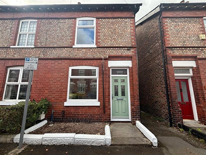 2 Bedroom End Of Terrace House To Rent In Belgrave Road, Sale, M33