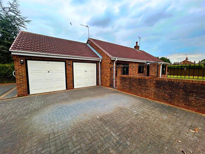 3 Bedroom Detached Bungalow For Sale In Clementhorpe Lane, Gilberdyke, Brough, HU15