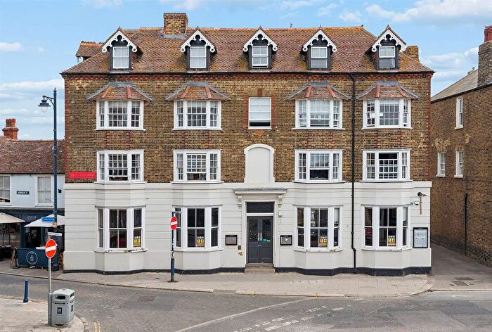1 Bedroom Flat For Sale In Knots Yard, Whitstable, CT5