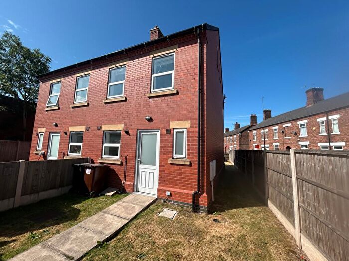 3 Bedroom House To Rent In Bass Cottages, Burton Upon Trent, DE14