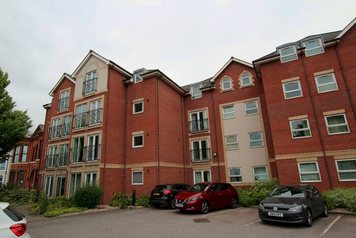 2 Bedroom Flat To Rent In Loughborough Road, West Bridgford, Nottingham, NG2