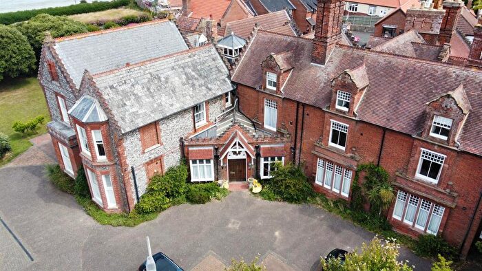 3 Bedroom Flat For Sale In Overstrand Road, Cromer, NR27