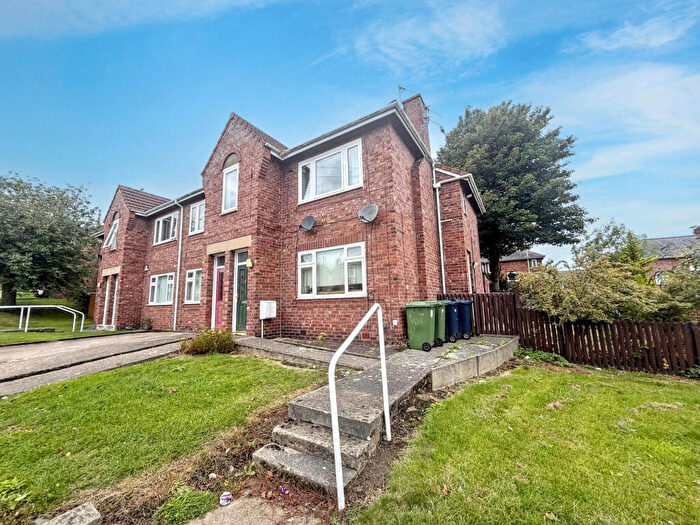 3 Bedroom Flat For Sale In Poplar Crescent, Dunston, Gateshead, Tyne And Wear, NE11