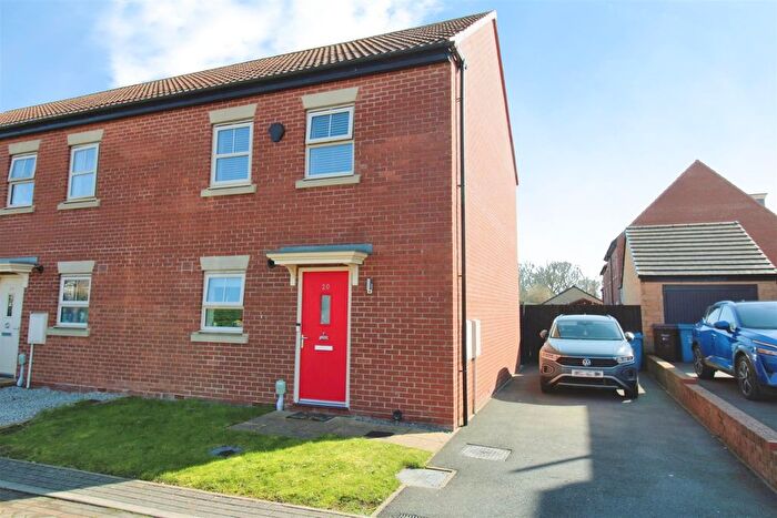 3 Bedroom Semi Detached House For Sale In Frances Brady Way, Hull, HU9