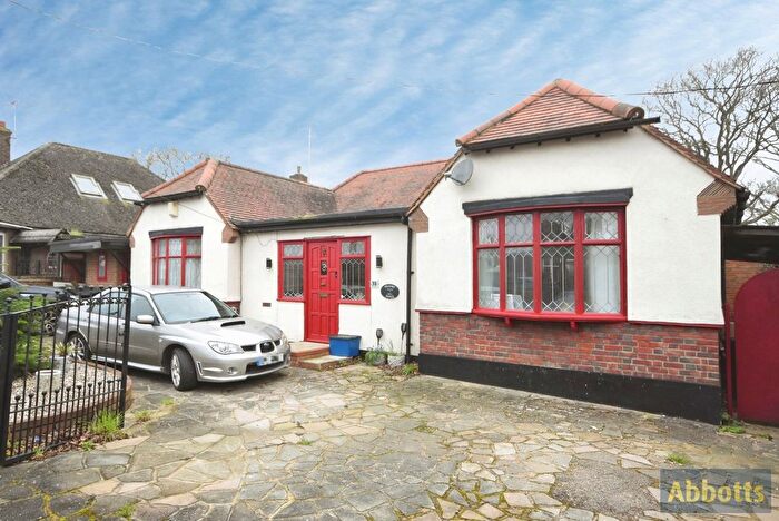 5 Bedroom Bungalow For Sale In Park Avenue, Leigh-On-Sea, Essex, SS9