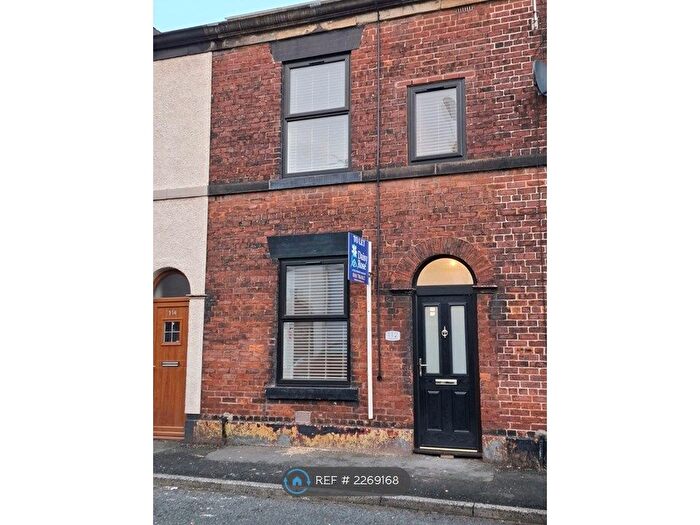 3 Bedroom Terraced House To Rent In Wood Street, Bury, BL8