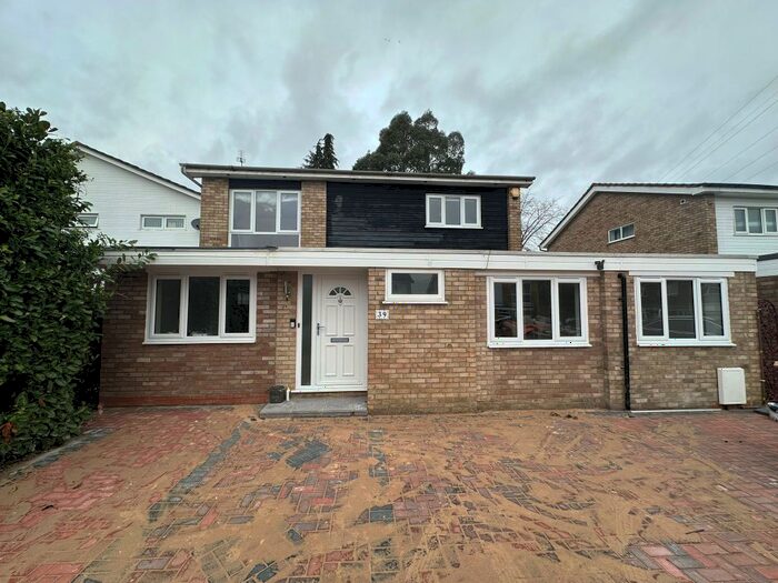 5 Bedroom Detached House To Rent In Wessex Drive, Pinner, HA5