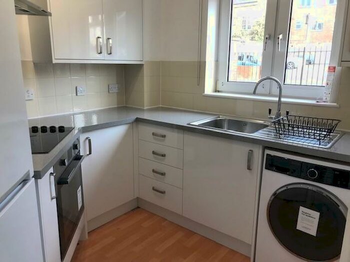 1 Bedroom Flat To Rent In Bourne Court, Croydon Road, CR3